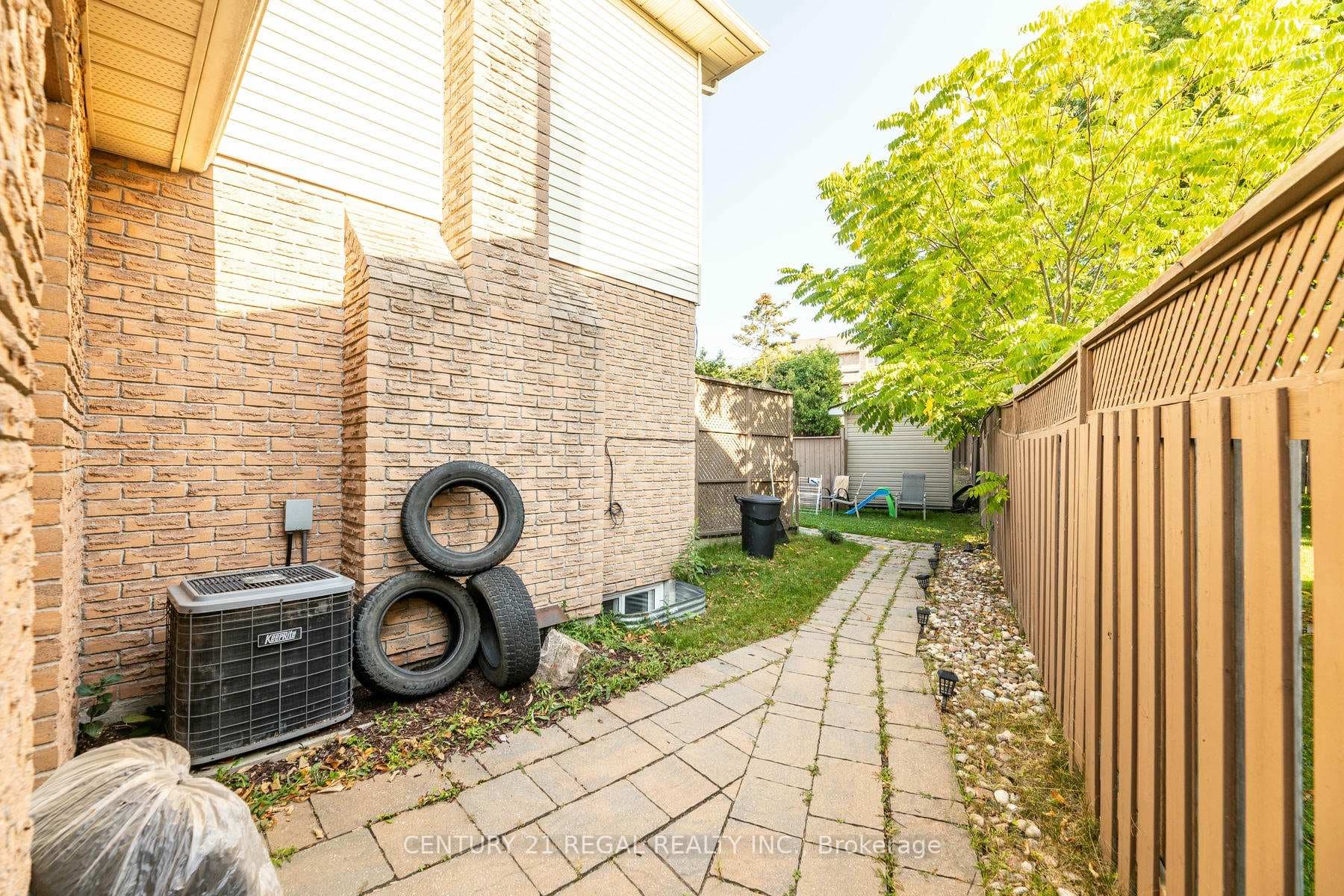 88 Overbank Drive photo 37