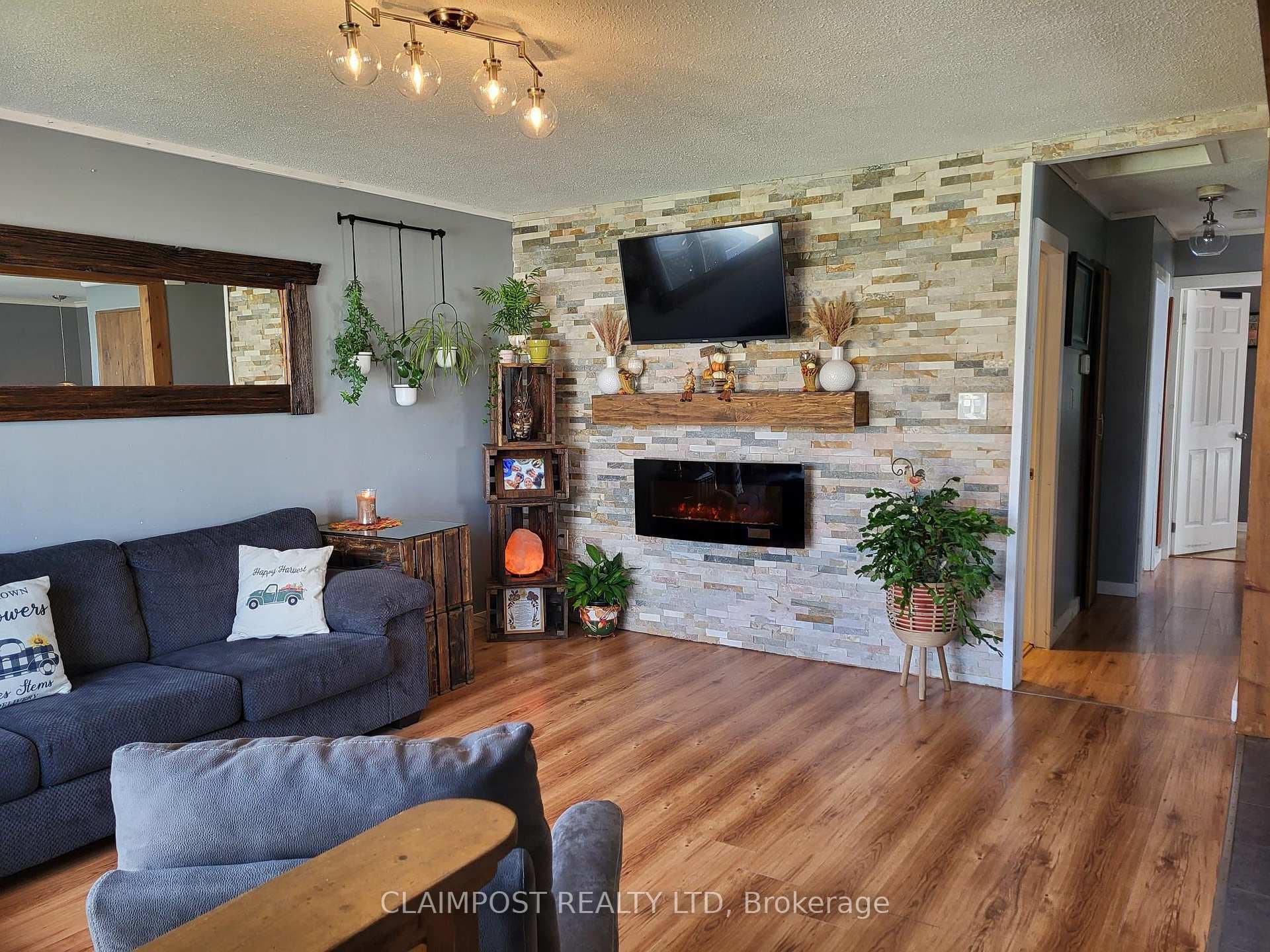113 Delia Avenue photo 3