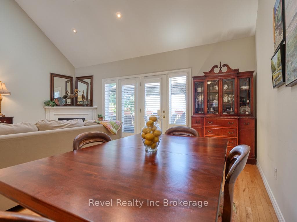 735 Garden Court Crescent photo 20