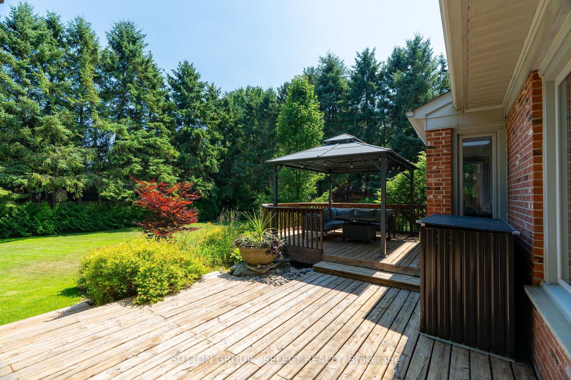 2-Tiered Deck with Gazebo