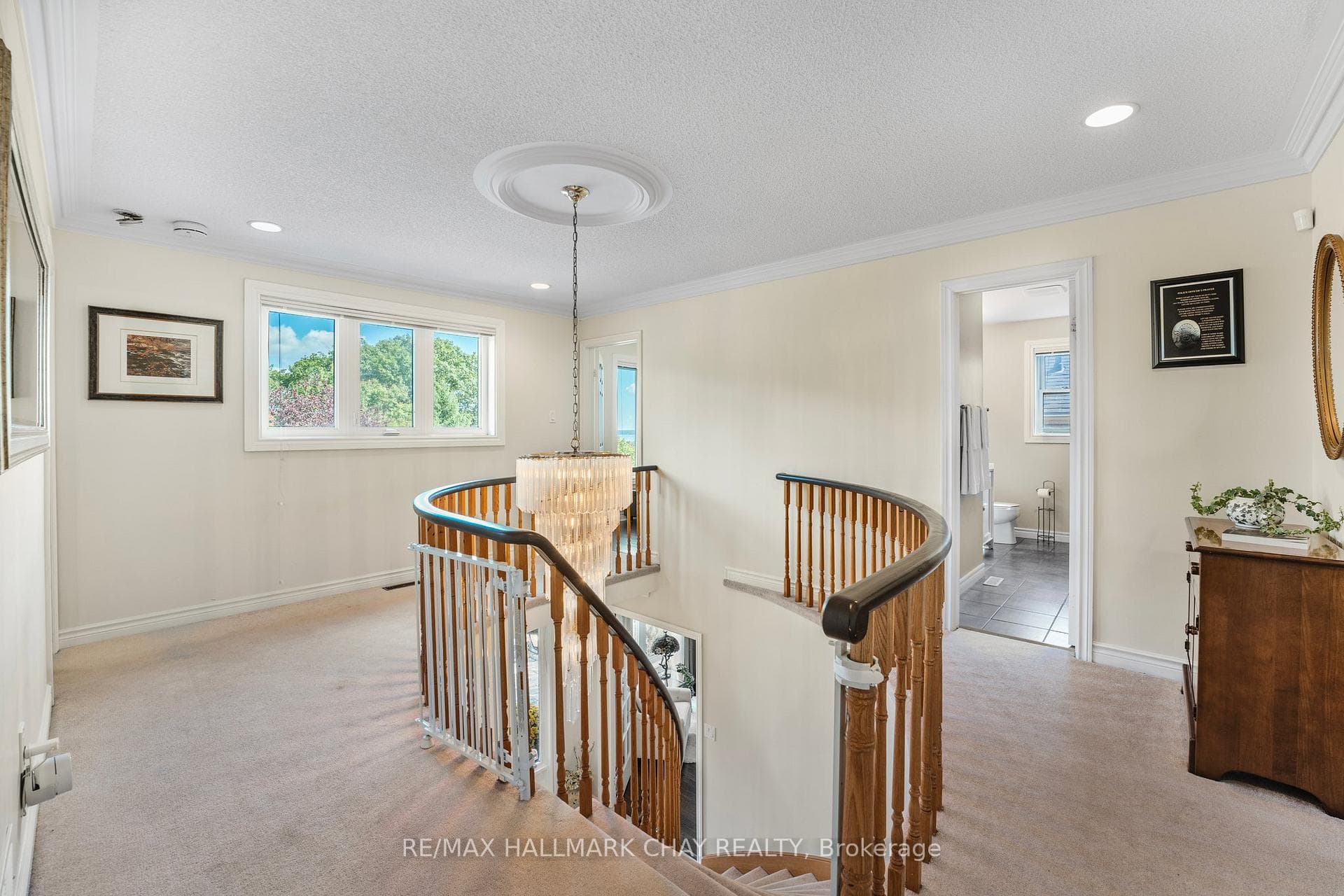 22 Thackeray Crescent photo 18