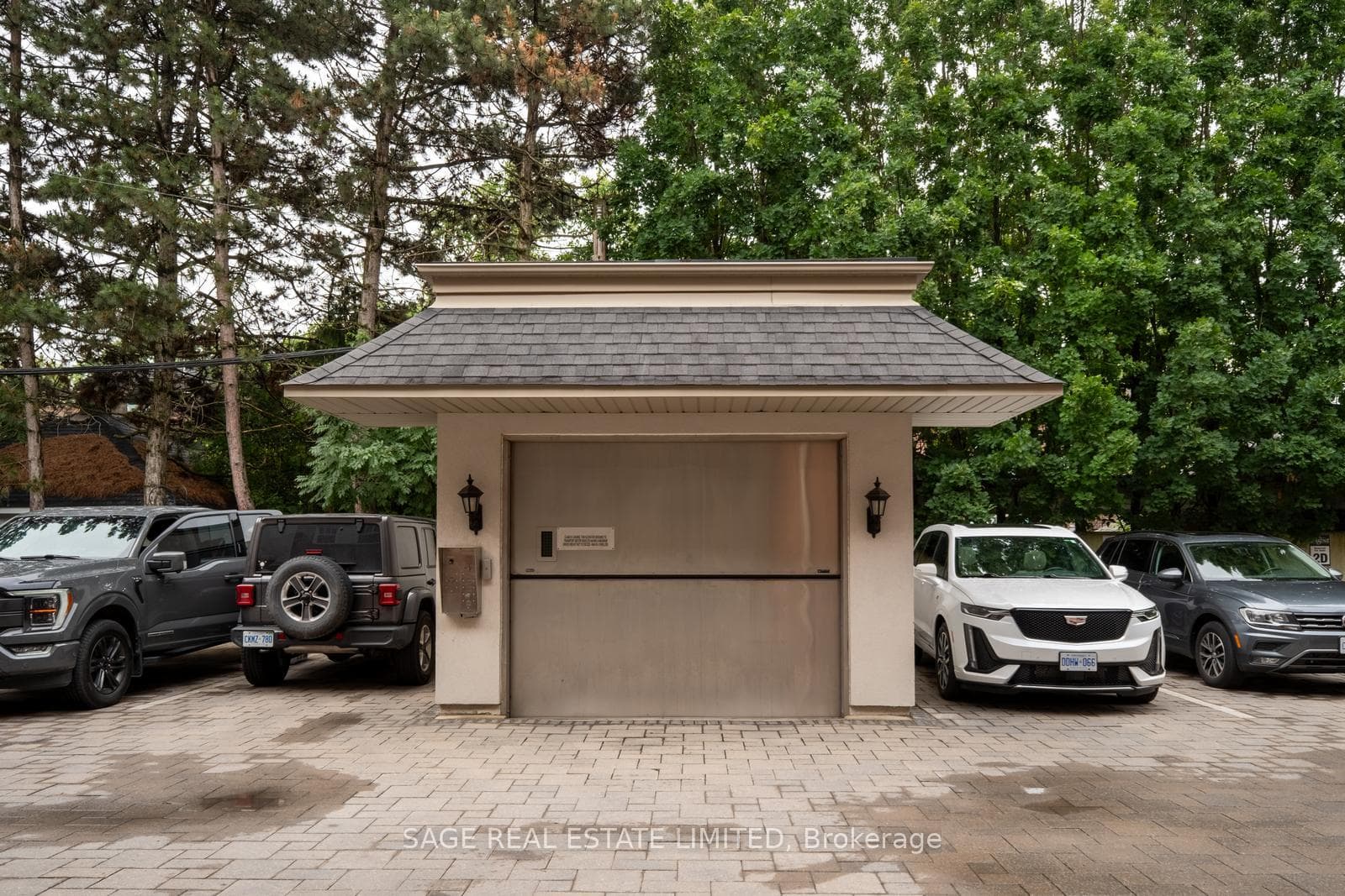 319 Lonsdale Road Unit 3D photo 48