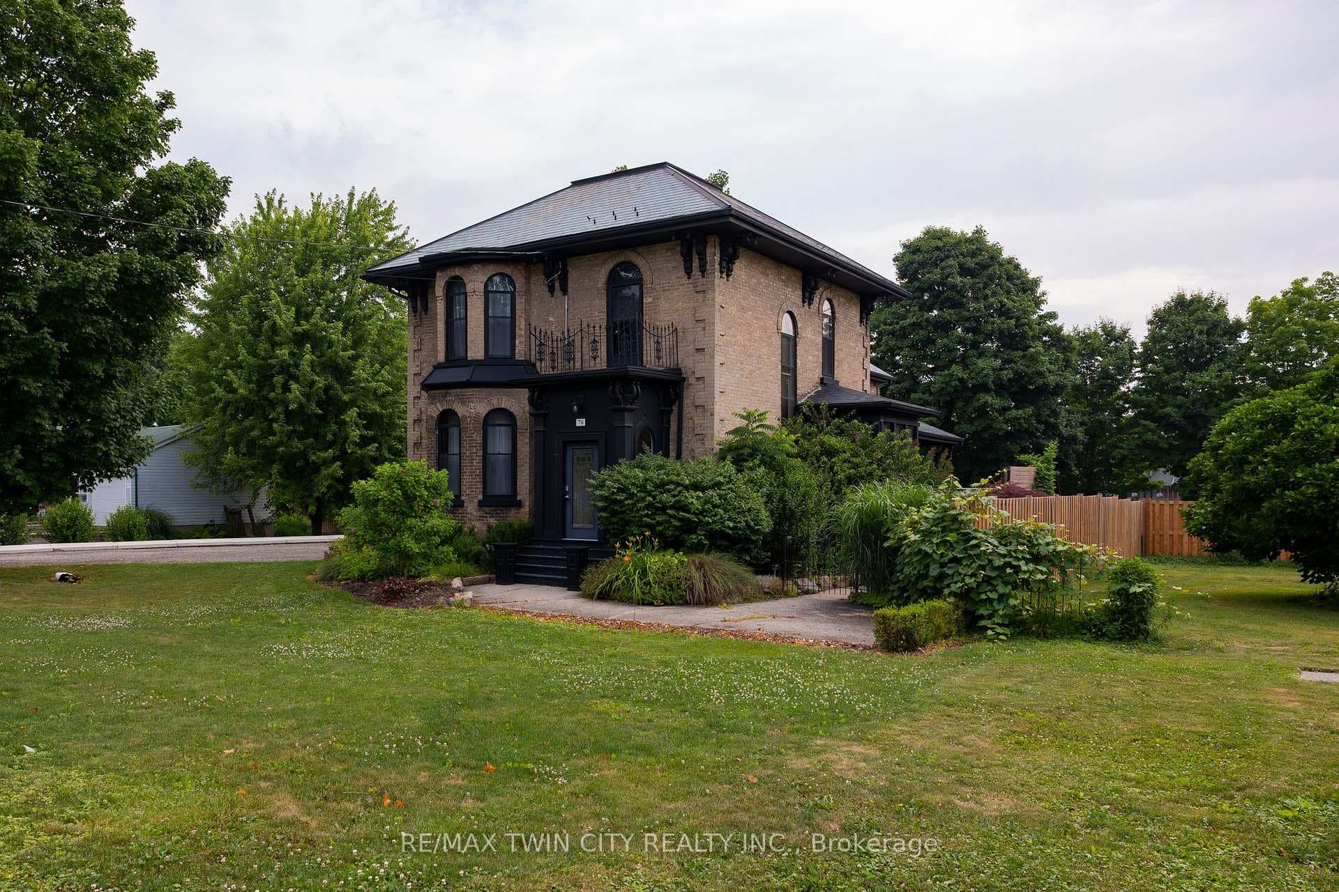 76.5 STOVER Street photo 26