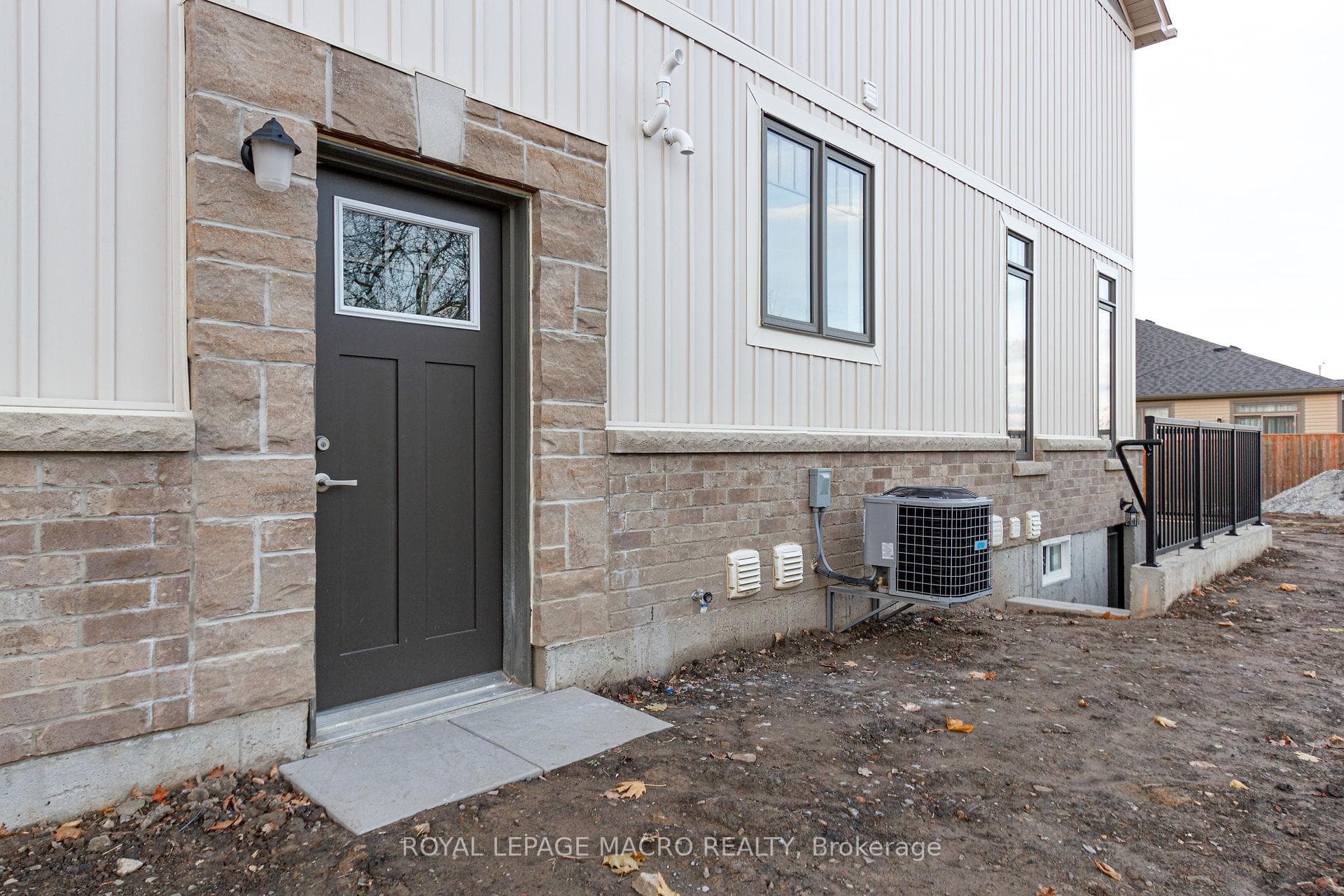 22 Oakdale Avenue Unit Main & Upper photo 45