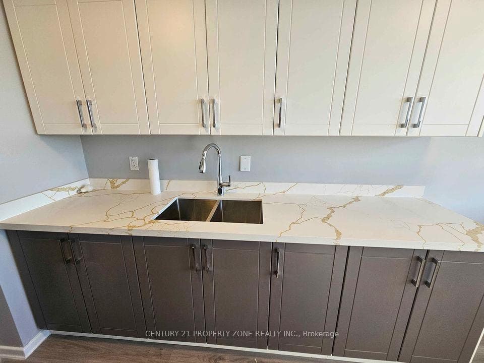 25 Kensington Road Unit 1612 photo 2