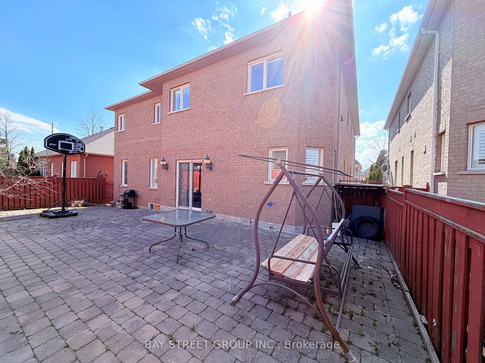 9 SAINT CLARE Boulevard photo 42
