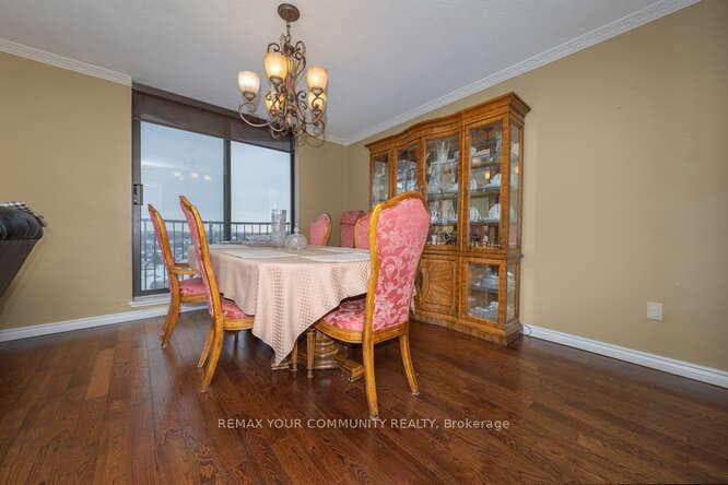 40 Harding Boulevard Unit 712 photo 14