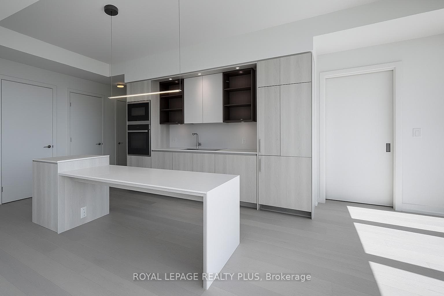 11 Yorkville Avenue Unit 4902 photo 1
