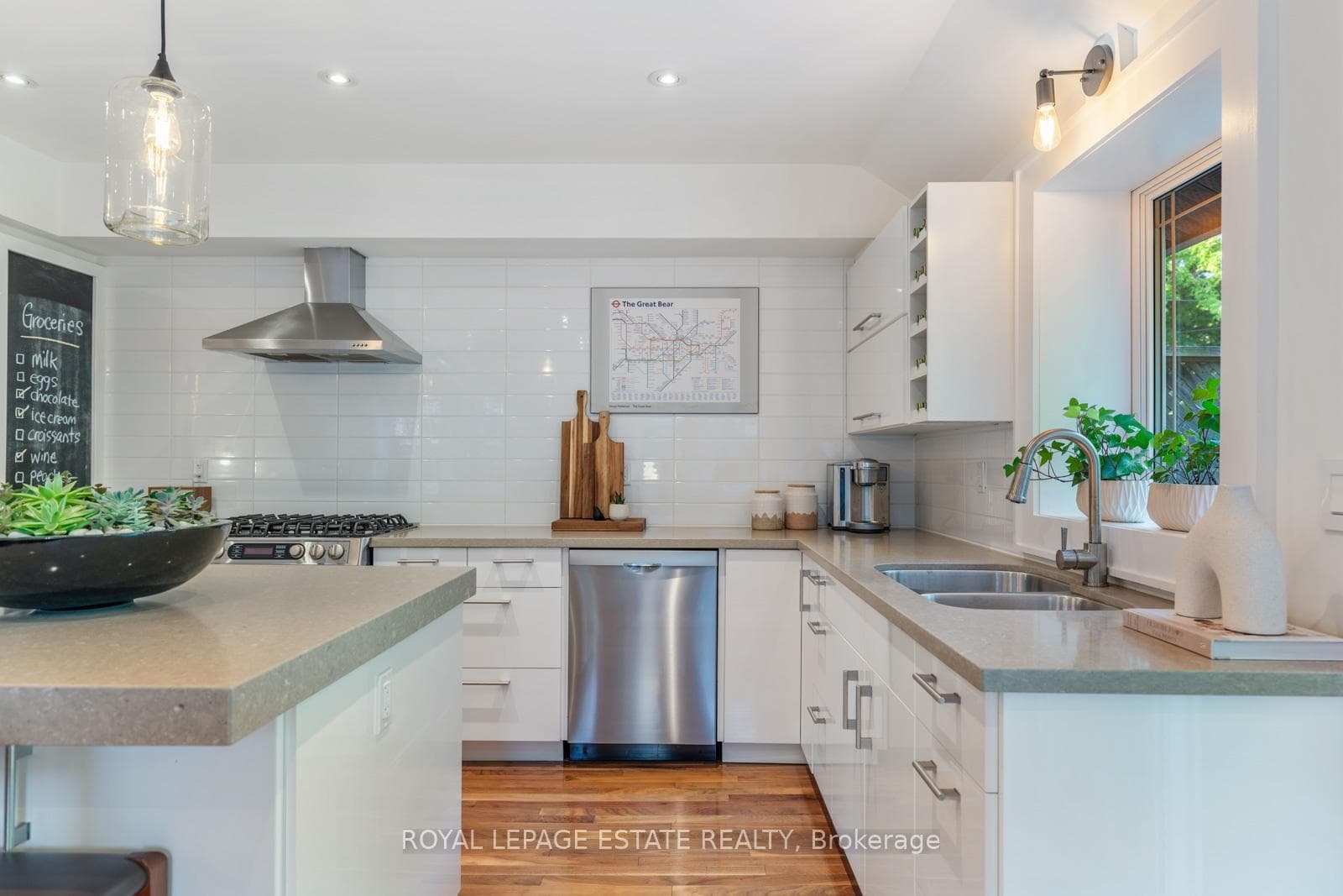 69 Birchcliff Avenue photo 12