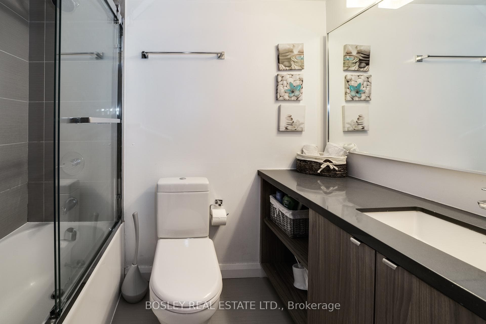 155 Yorkville Avenue Unit 2016 photo 17