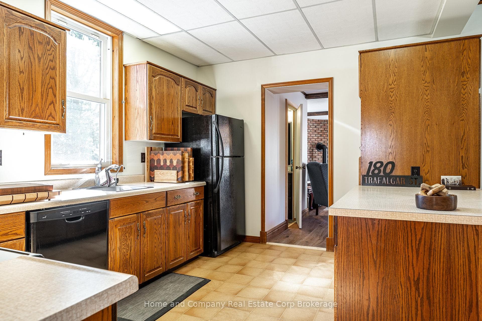 180 Trafalgar Street photo 9