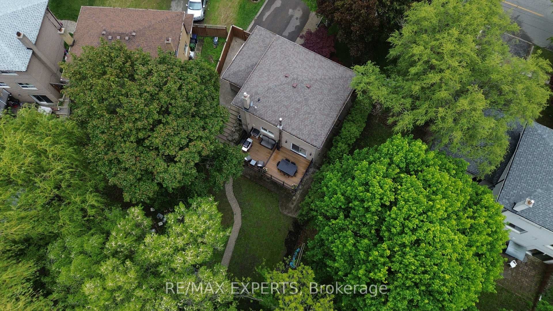 105 Mercury Road photo 42