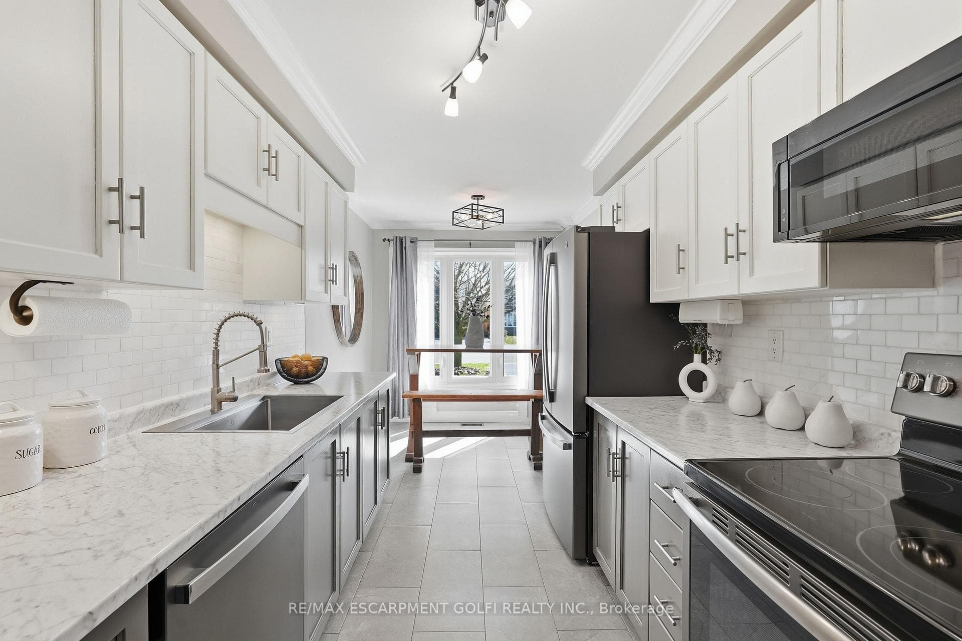 107 Broughton Avenue photo 4