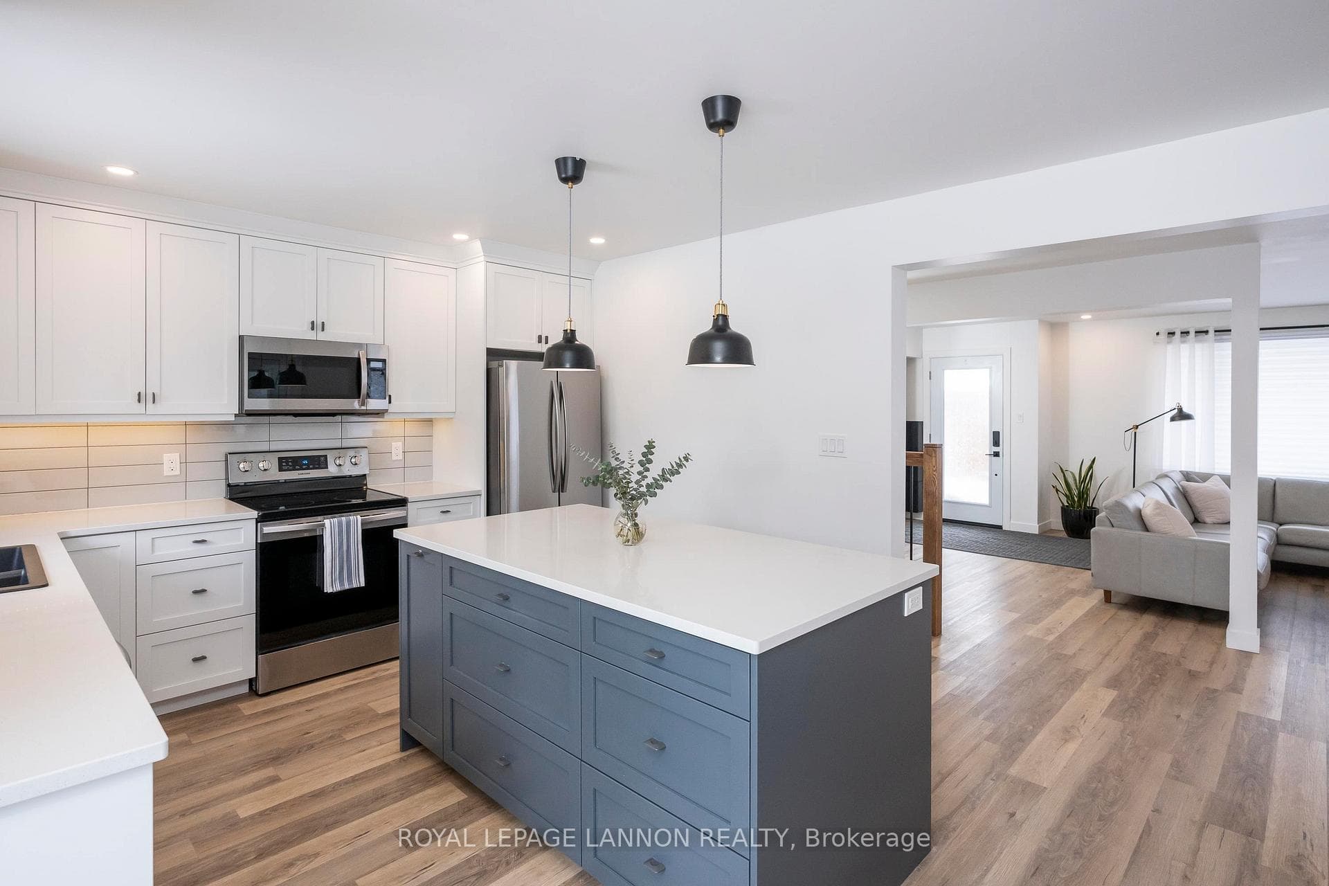 381 RIVER Street photo 20