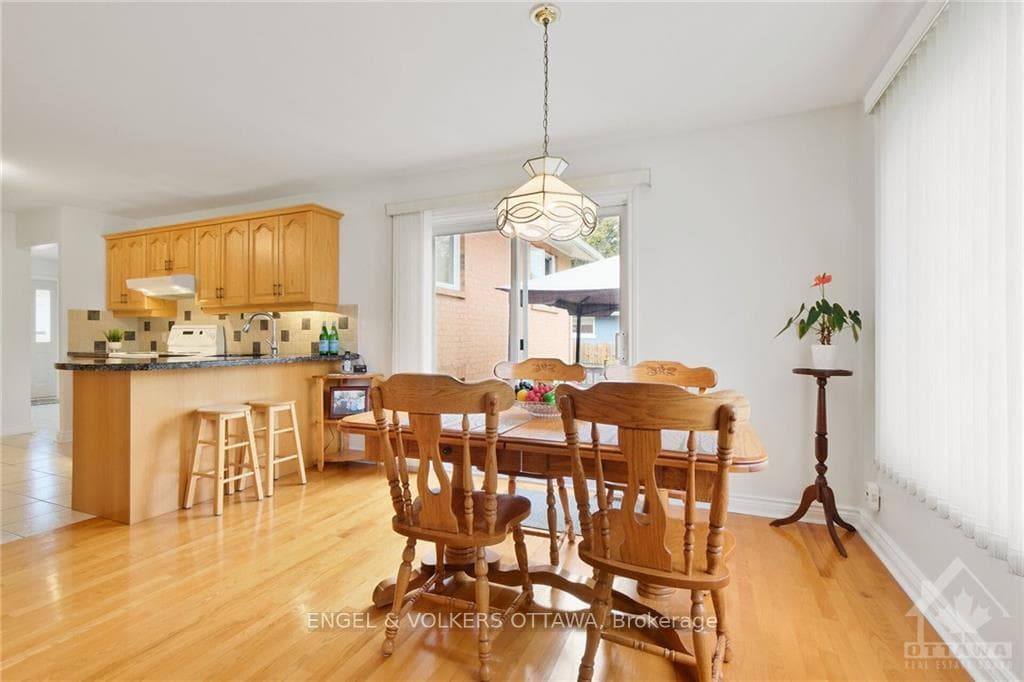 54 FARLANE Boulevard photo 10
