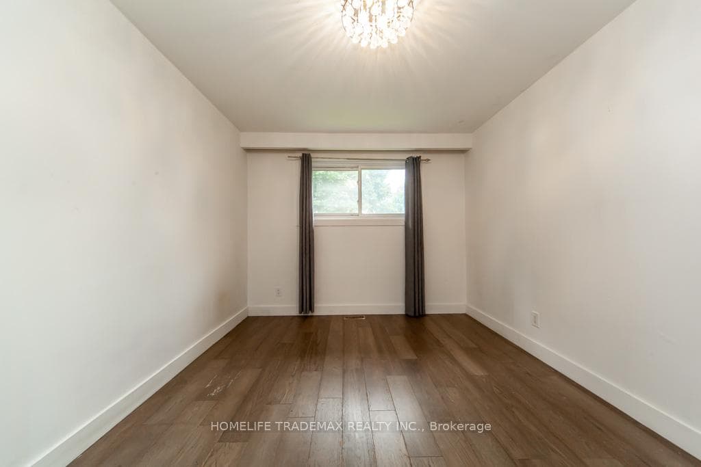 61 College Crescent photo 17