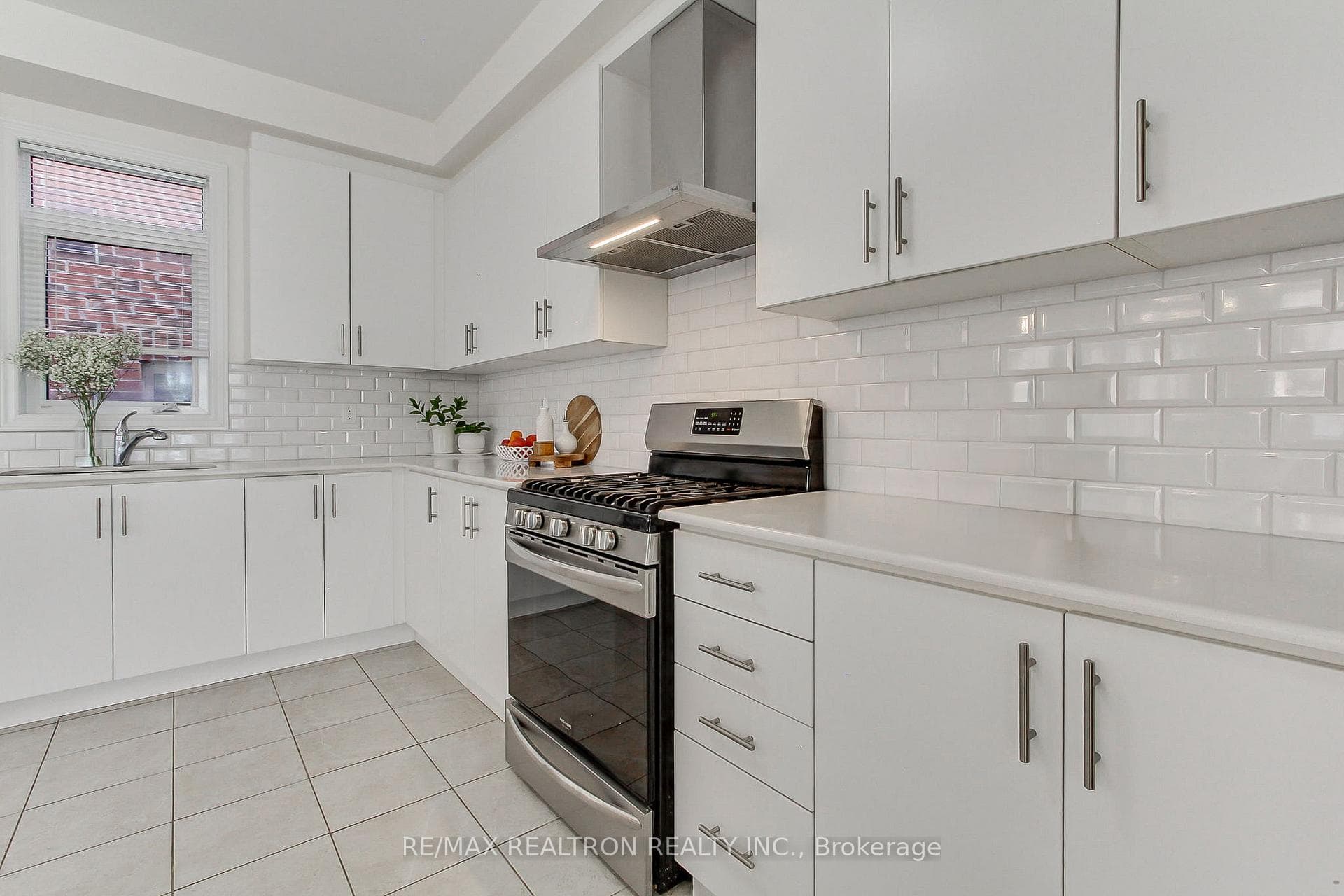 2236 Lozenby Street photo 13