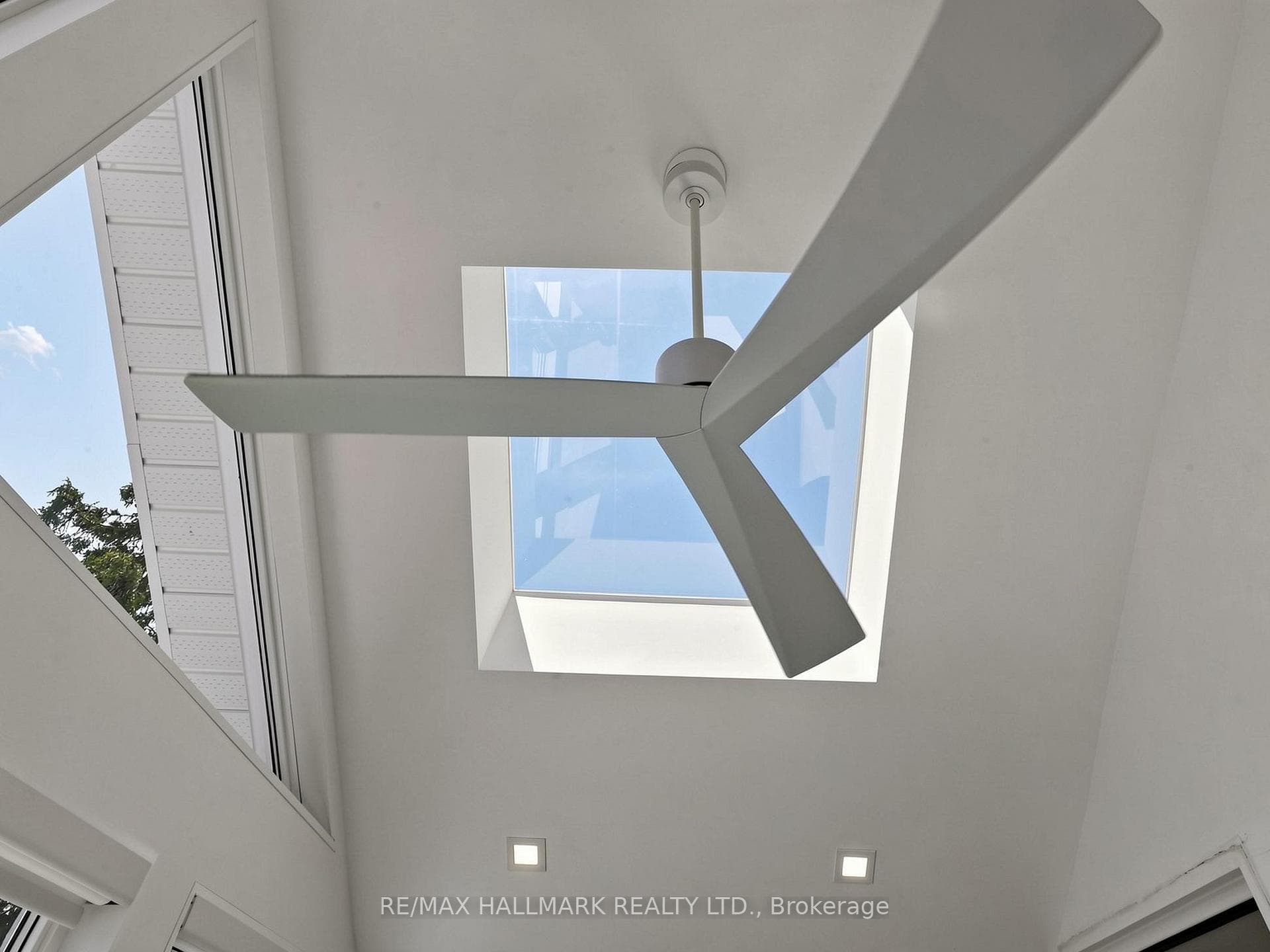 63 St Clements Avenue photo 27