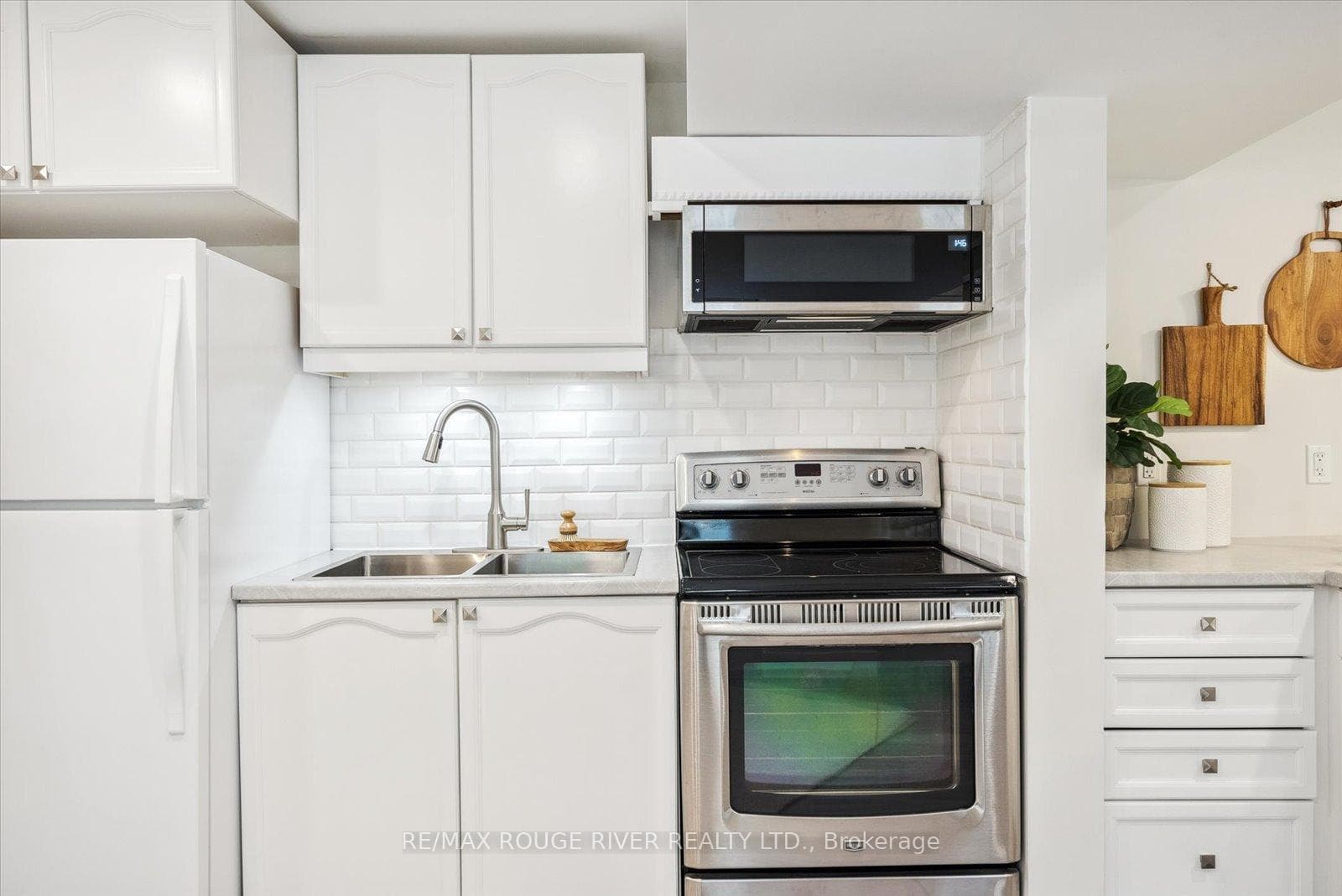51 Caldwell Crescent photo 24