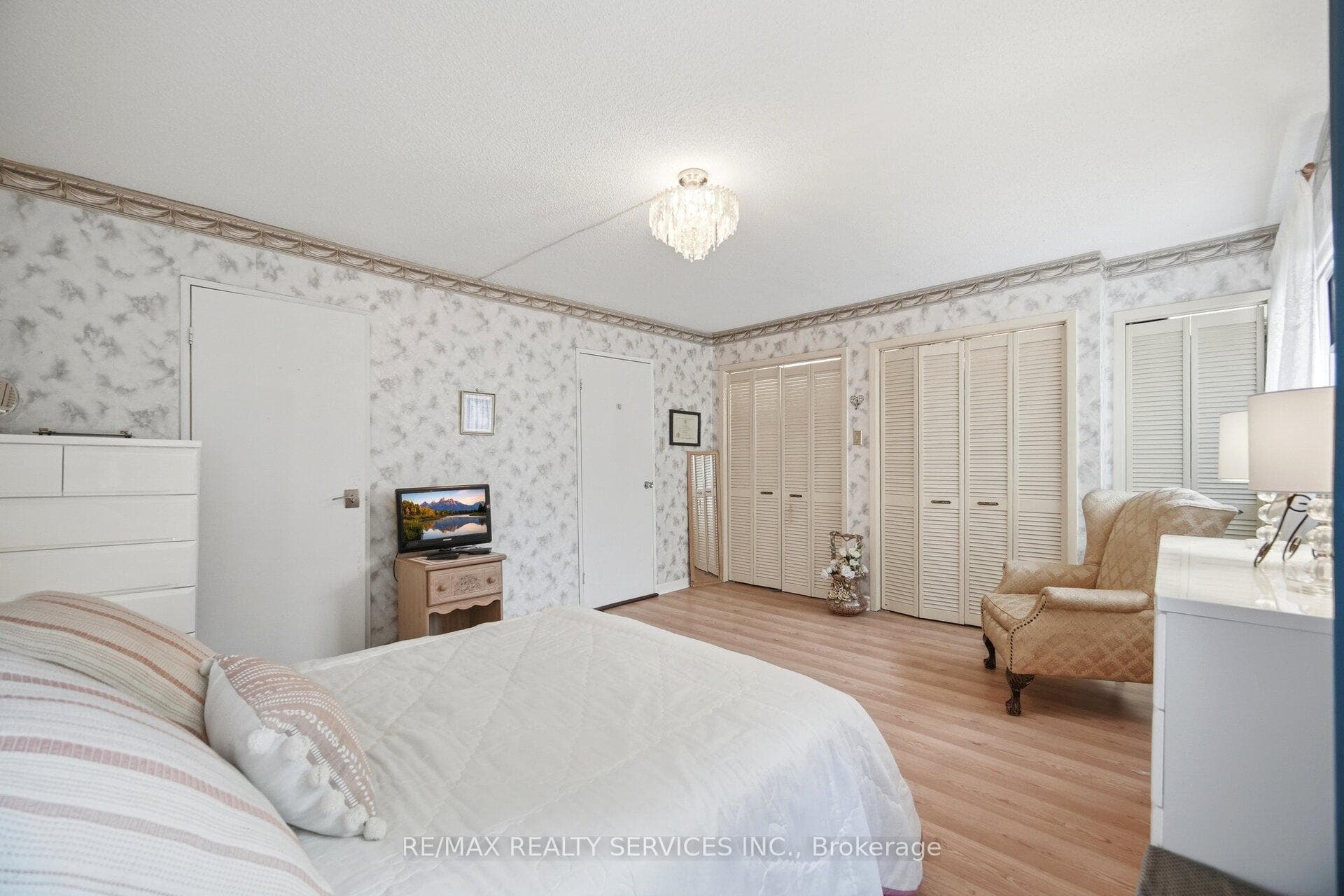 14 Tara Park Crescent photo 33