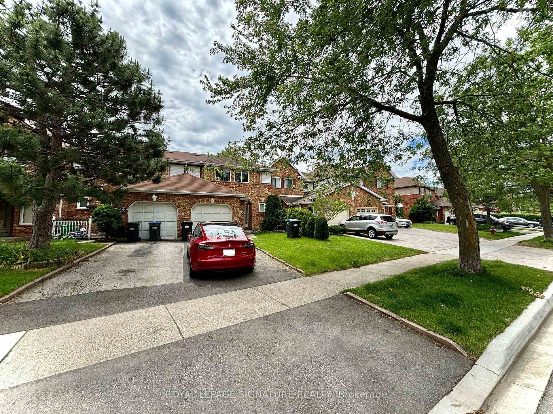 2660 Lindholm Crescent photo 1