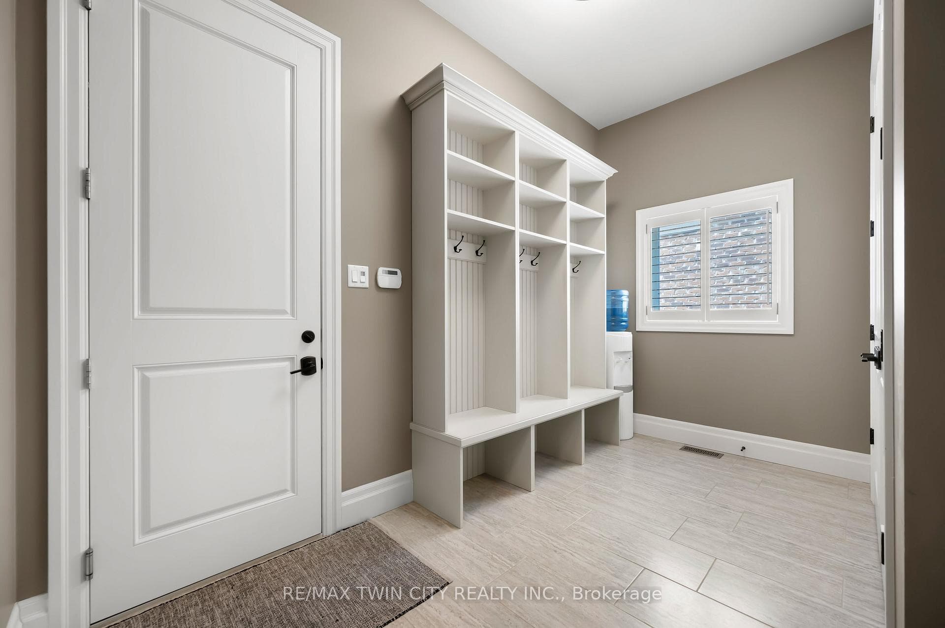546 Manor Ridge Crescent photo 23