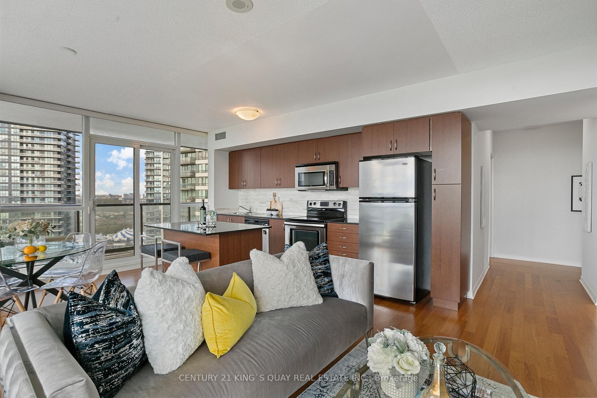 2240 Lake Shore Boulevard Unit 2904 photo 6
