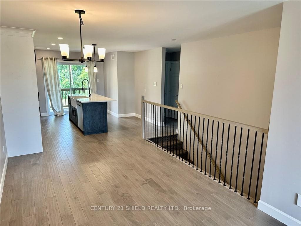 26 PORTLAND Drive photo 3