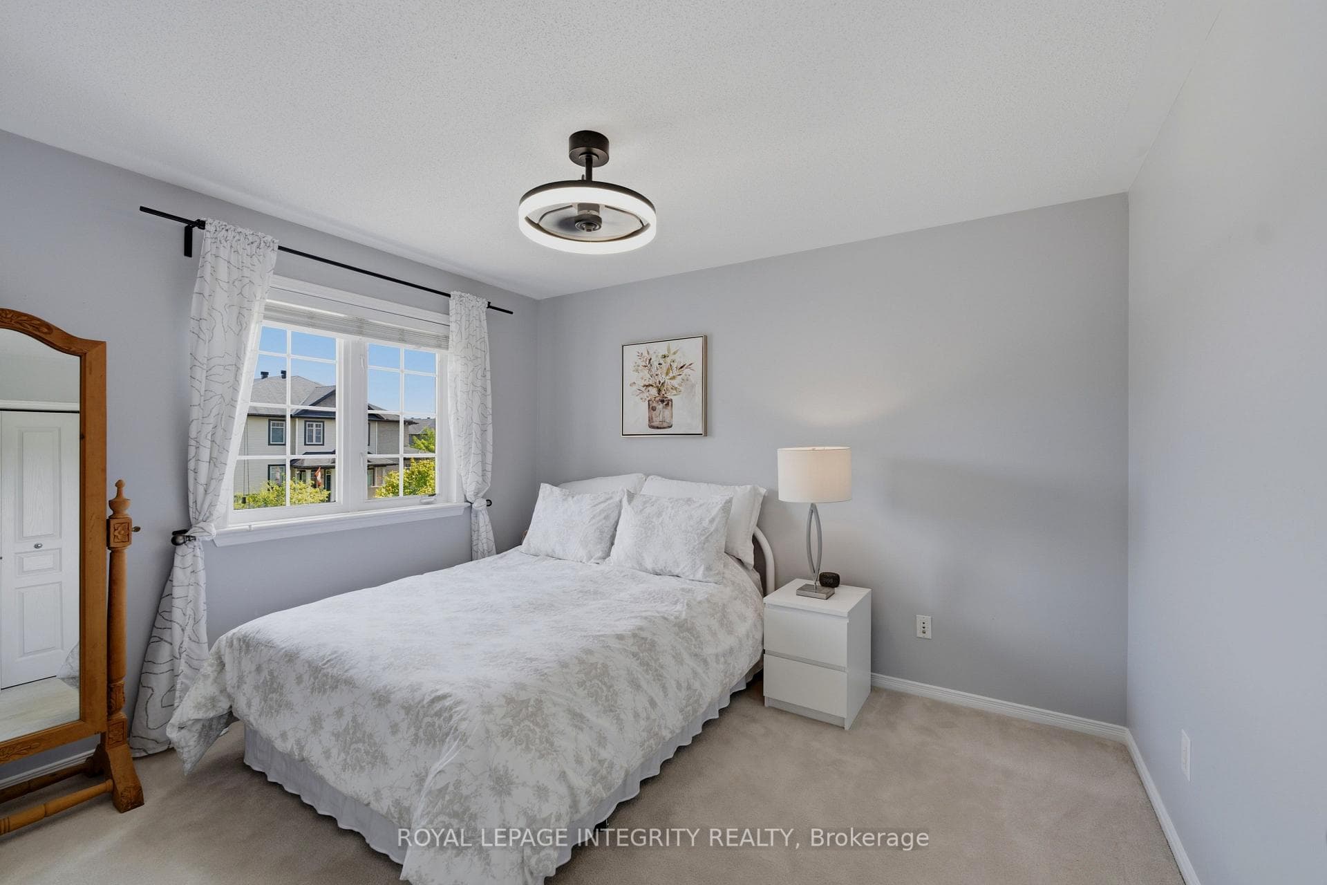 355 Celtic Ridge Crescent photo 32