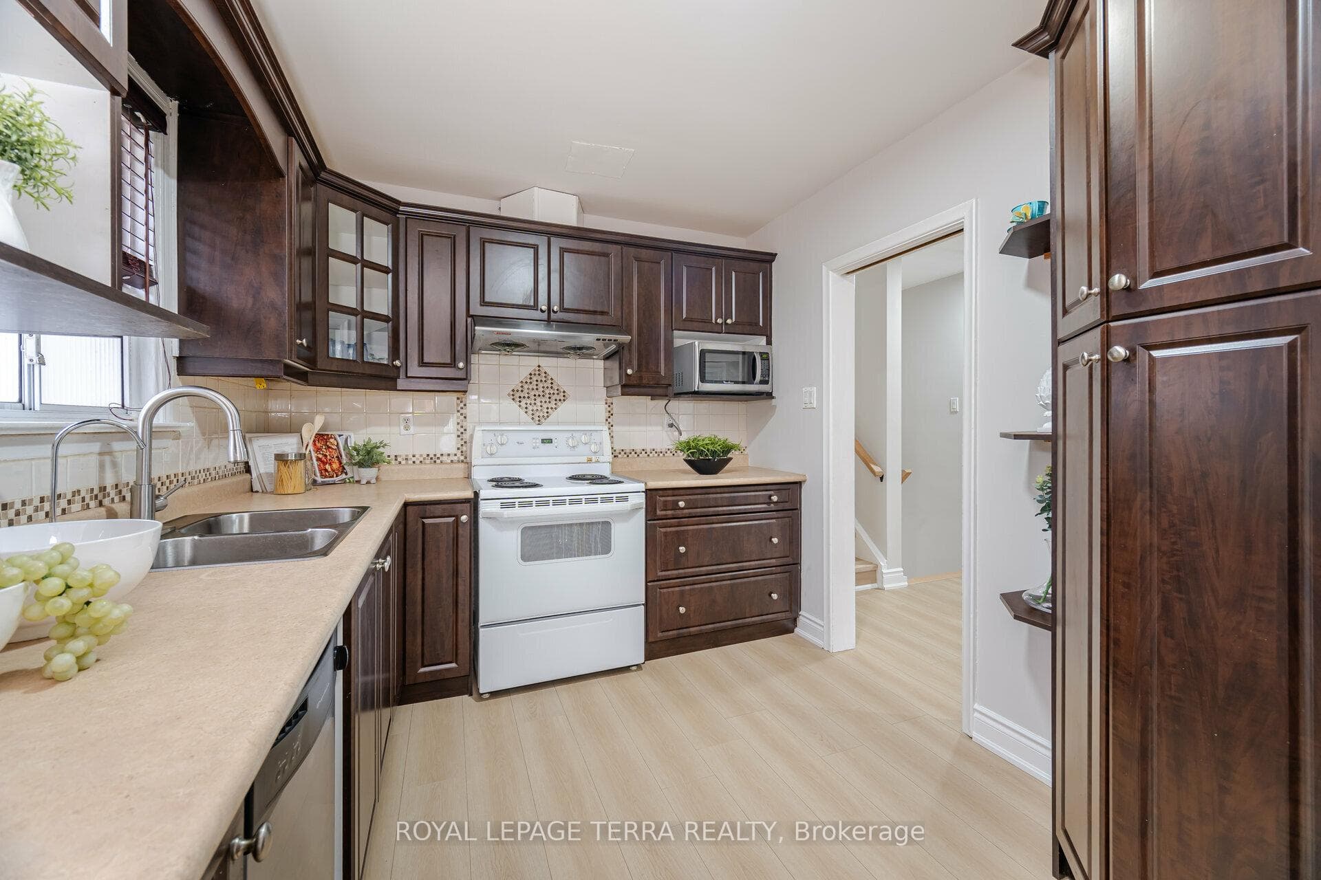 114 Milford Haven Drive photo 12