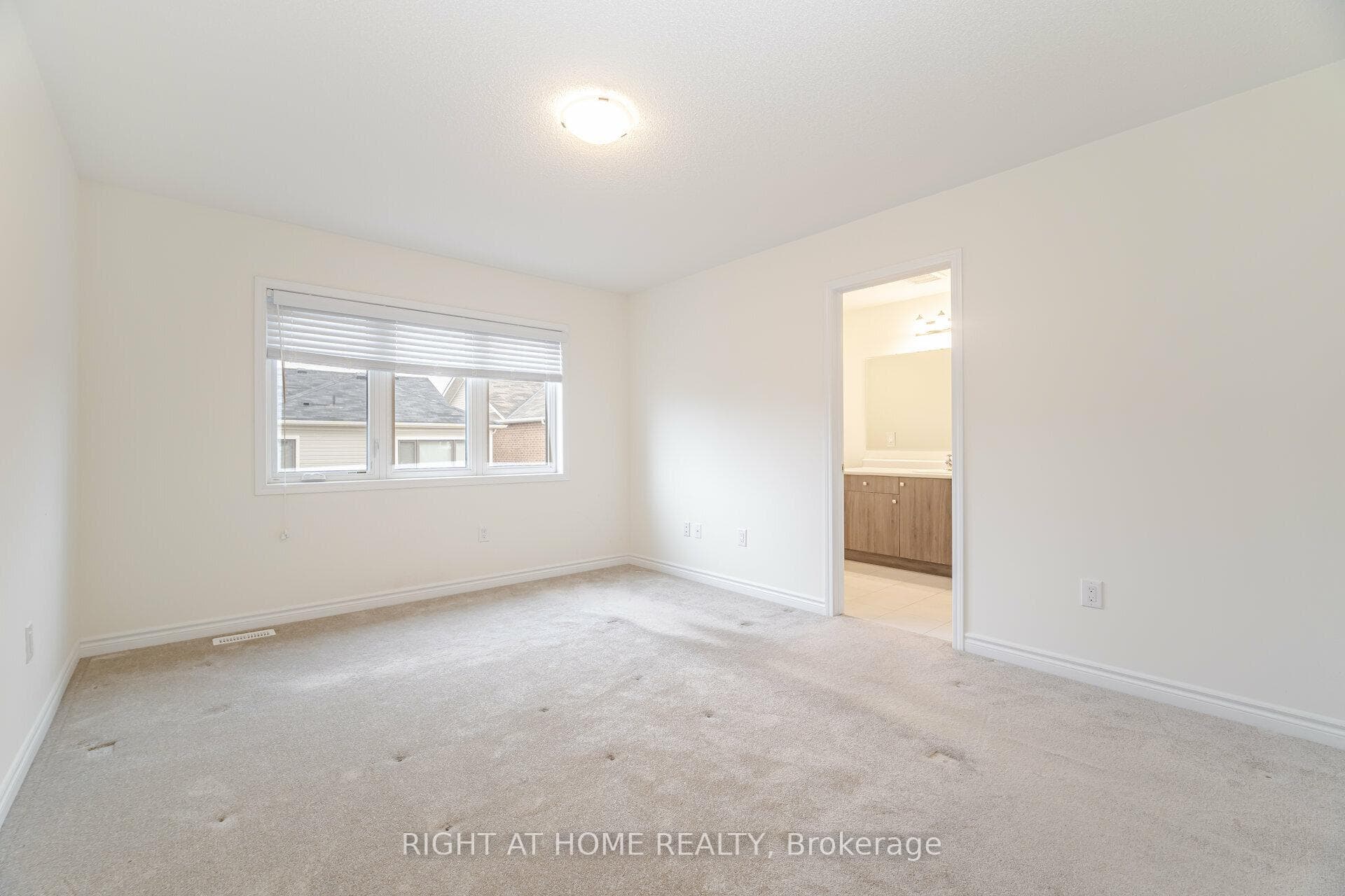 908 Sumac Gardens photo 26