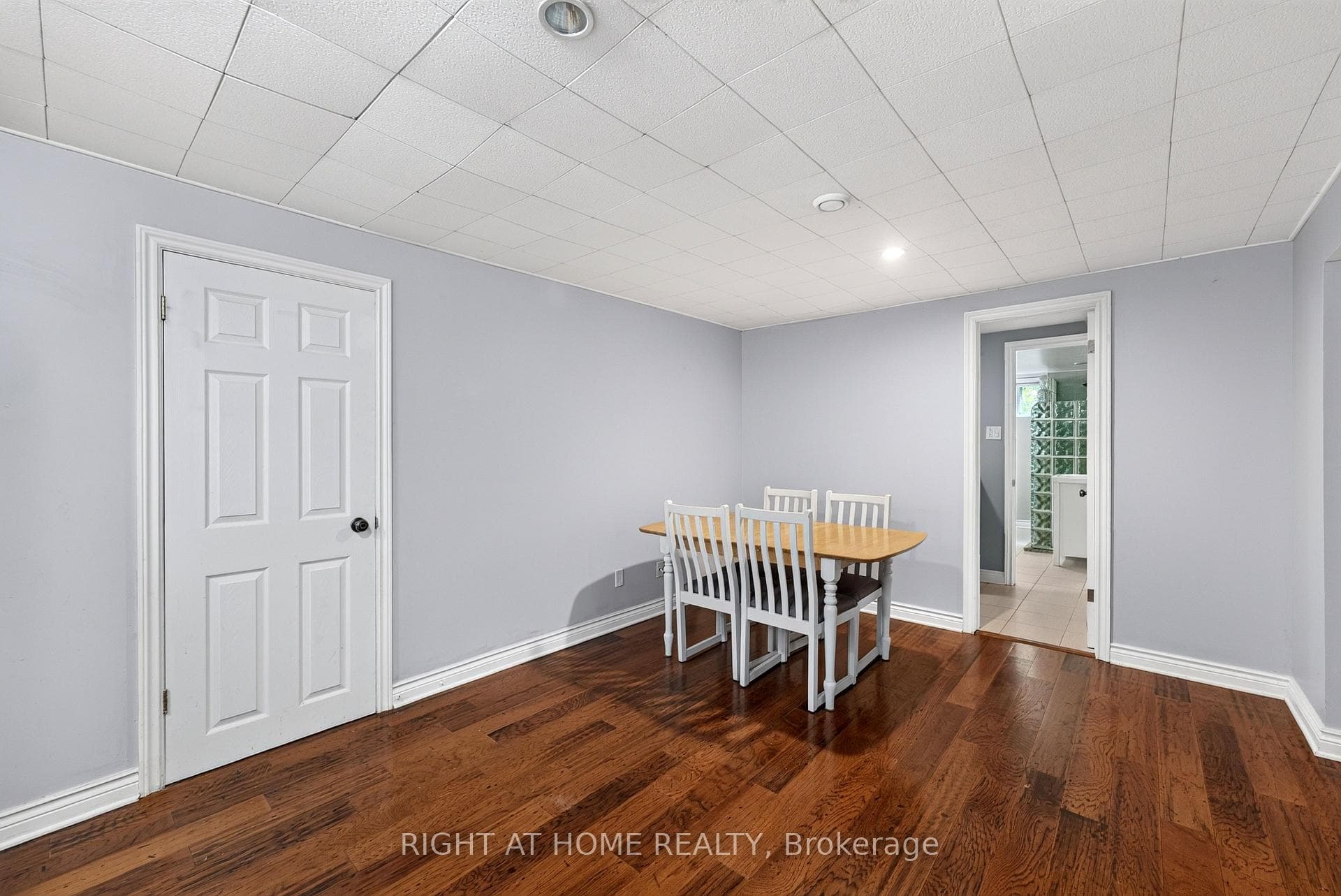 60 Westwood Drive photo 11