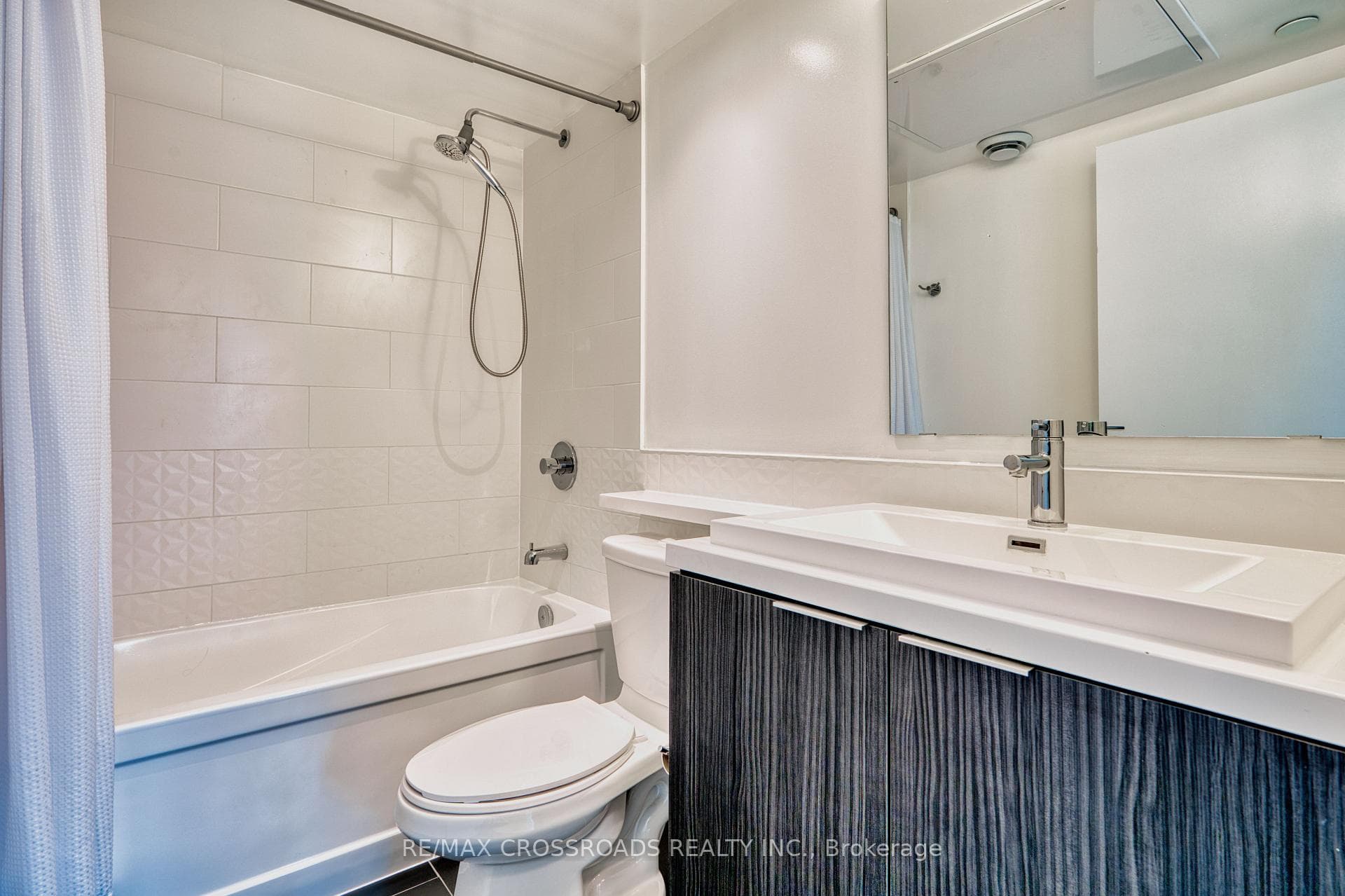 2 Sonic Way Unit 710 photo 16