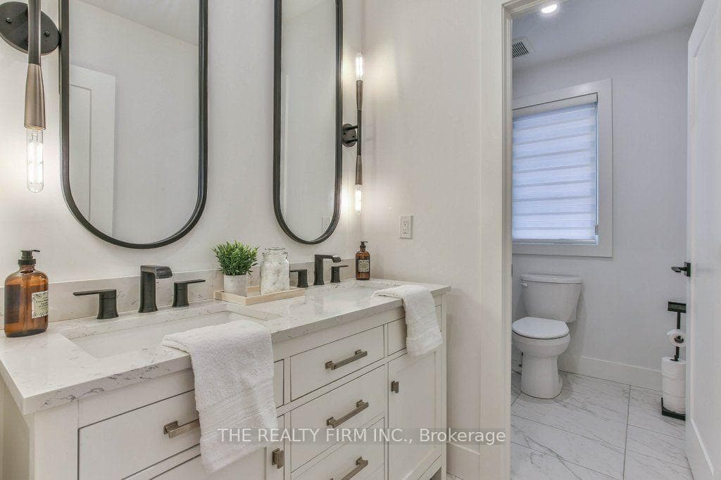 2ND LEVEL FULL BATH