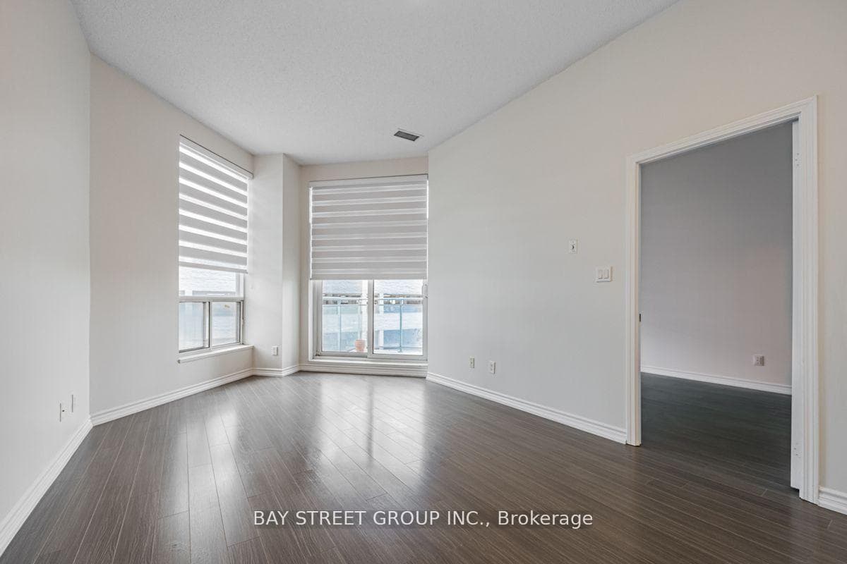 410 Queens Quay Unit 411 photo 10