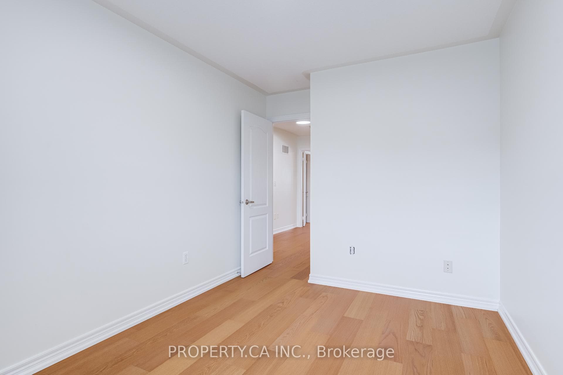 3347 Eglinton Avenue photo 33