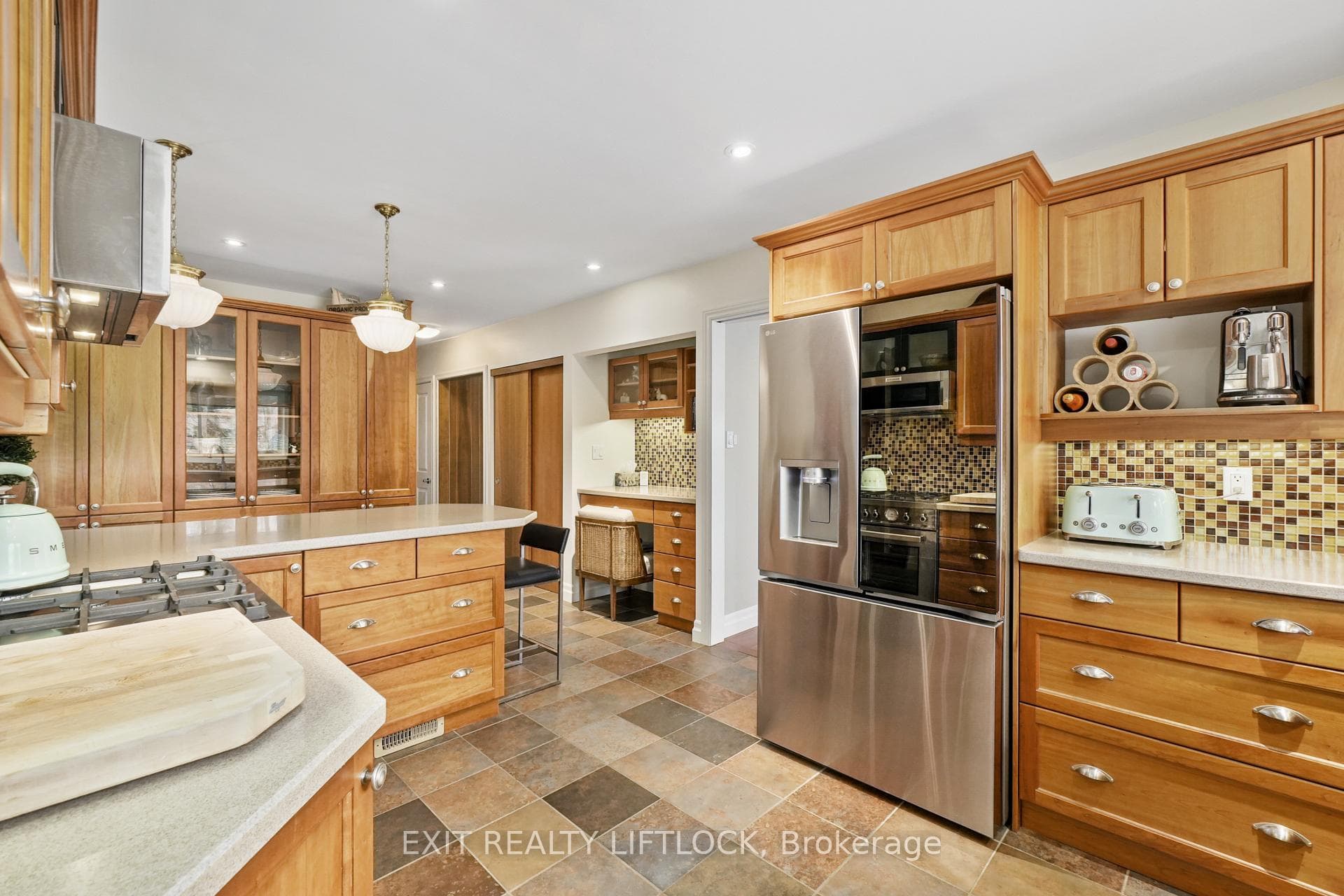 78 Edgewood Road photo 10