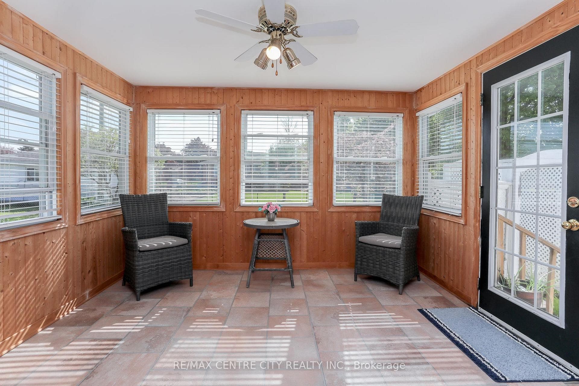 90 LAWRENCE Avenue photo 18