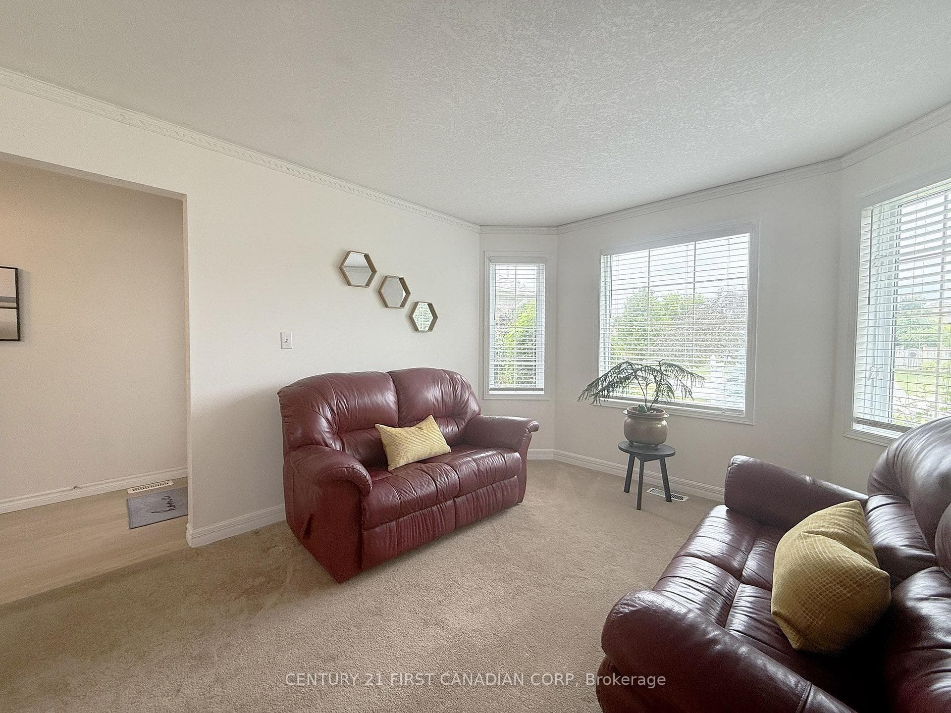 257 Fennel Street photo 9