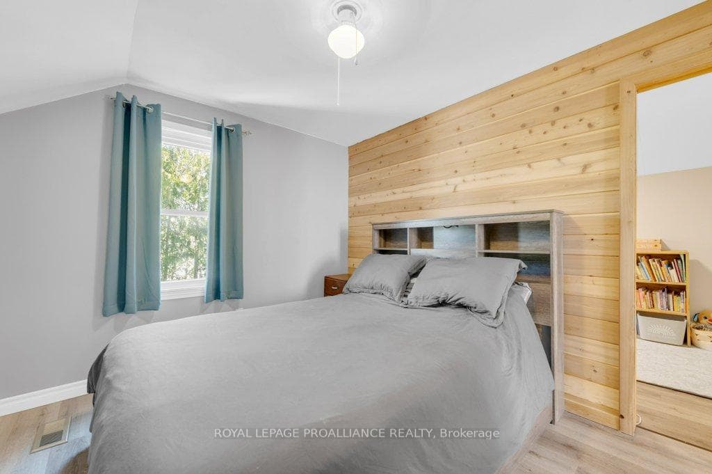 11 Queen Lane photo 23