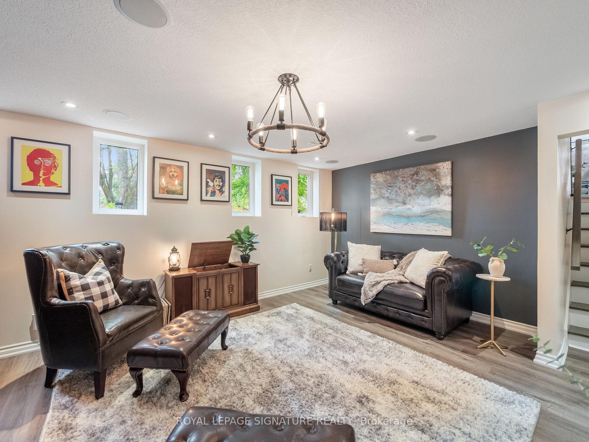 245 Appleby Road photo 18