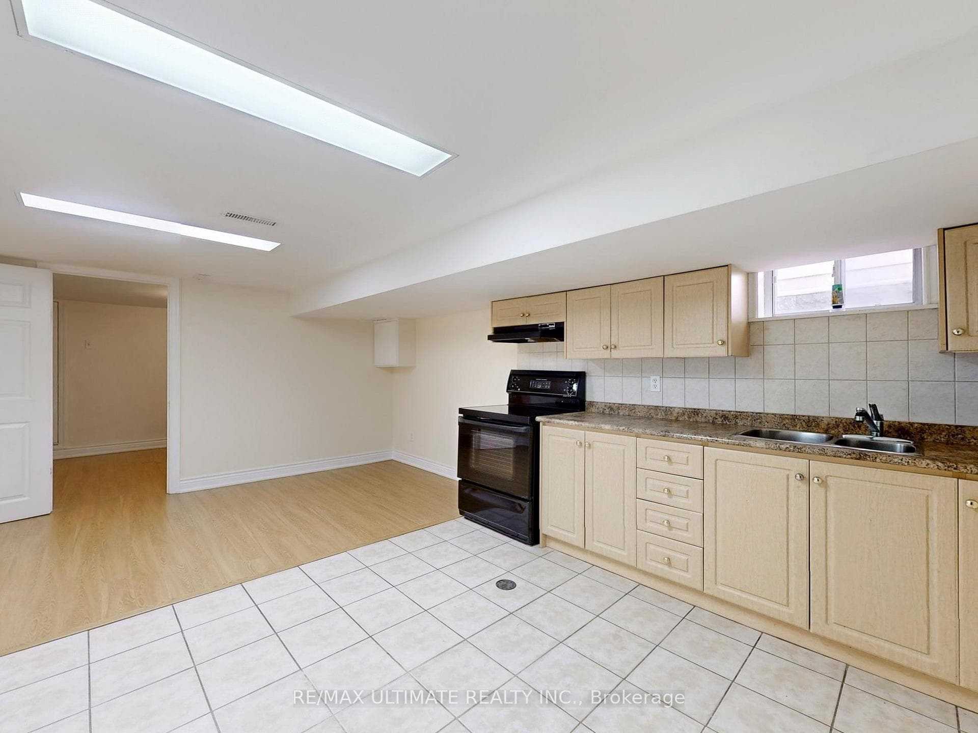 186 Silverthorn Avenue photo 18