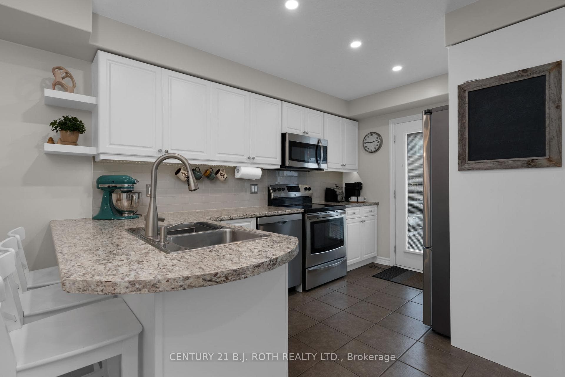 999 Cook Drive photo 9