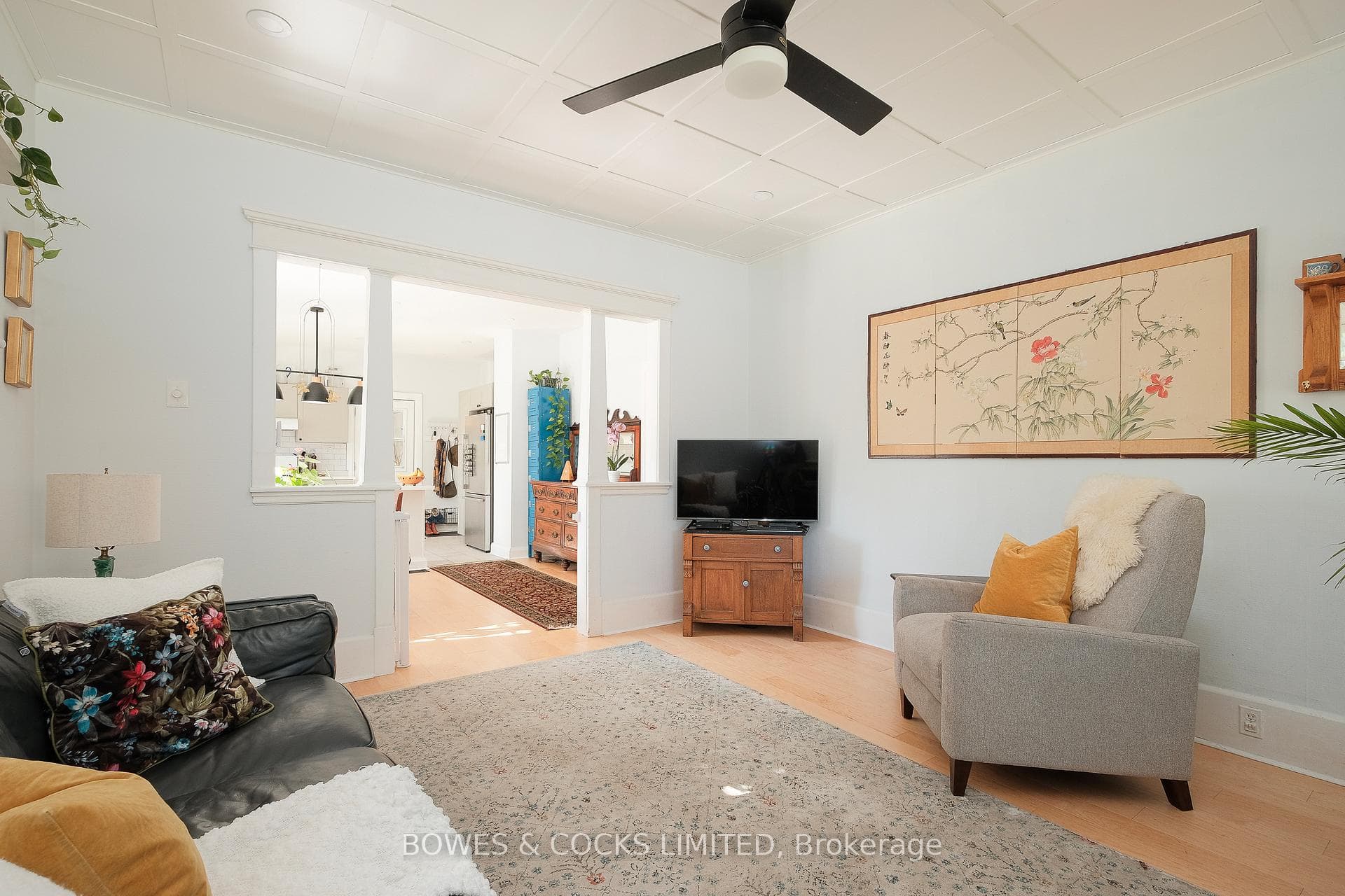 705 Young Street photo 4