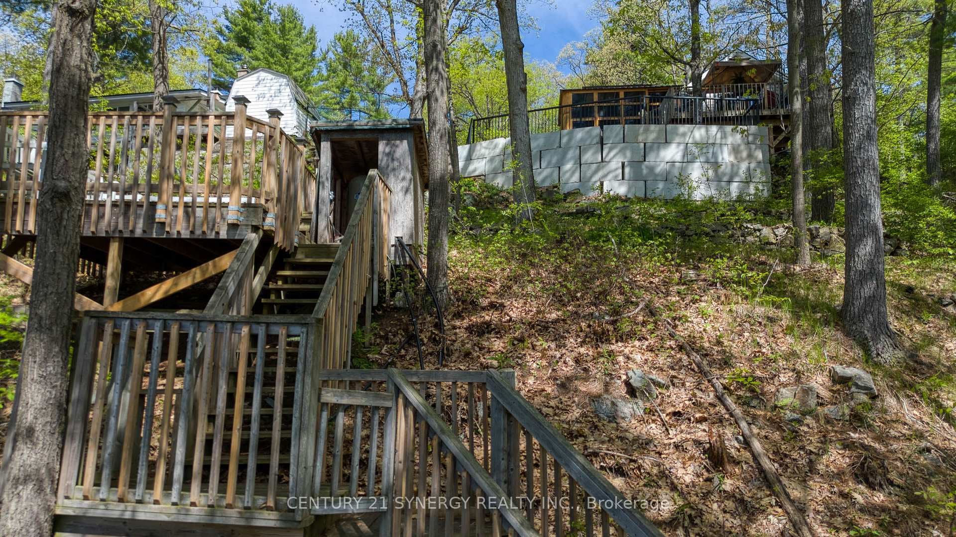 664 Raby Road photo 38
