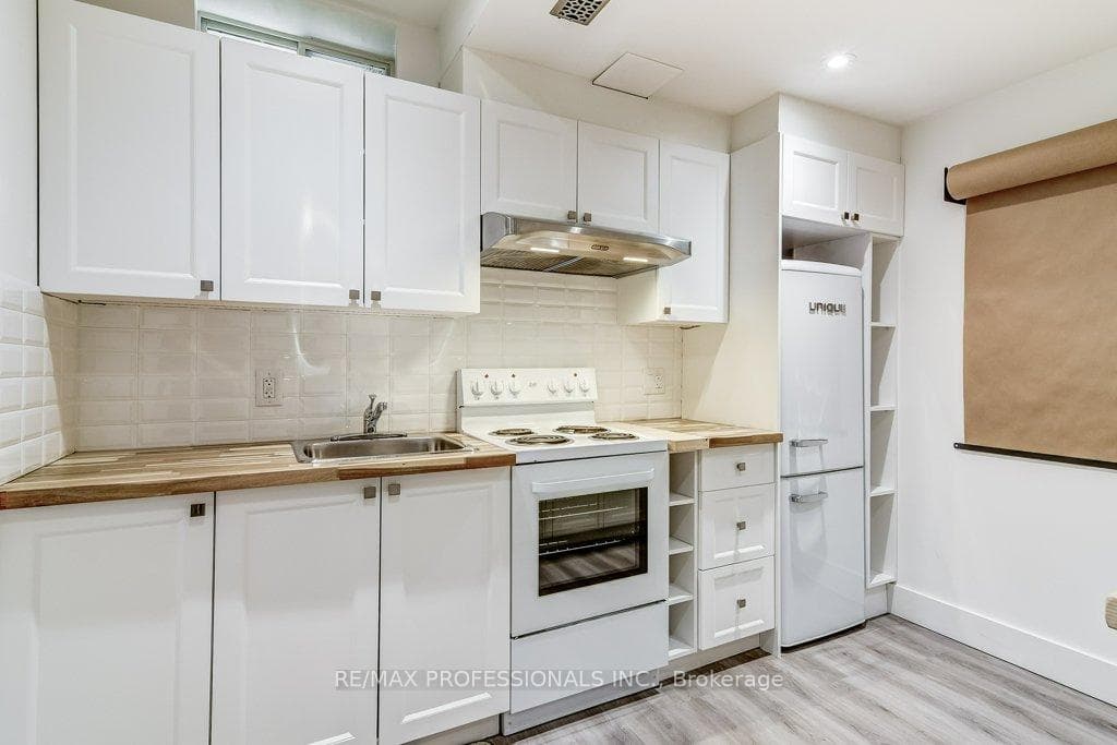 146 Eileen Avenue photo 18