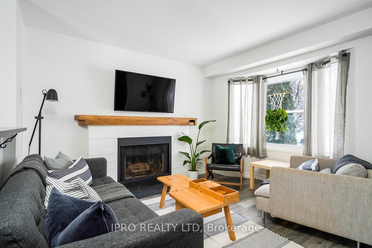 19 Reid Crescent photo 7