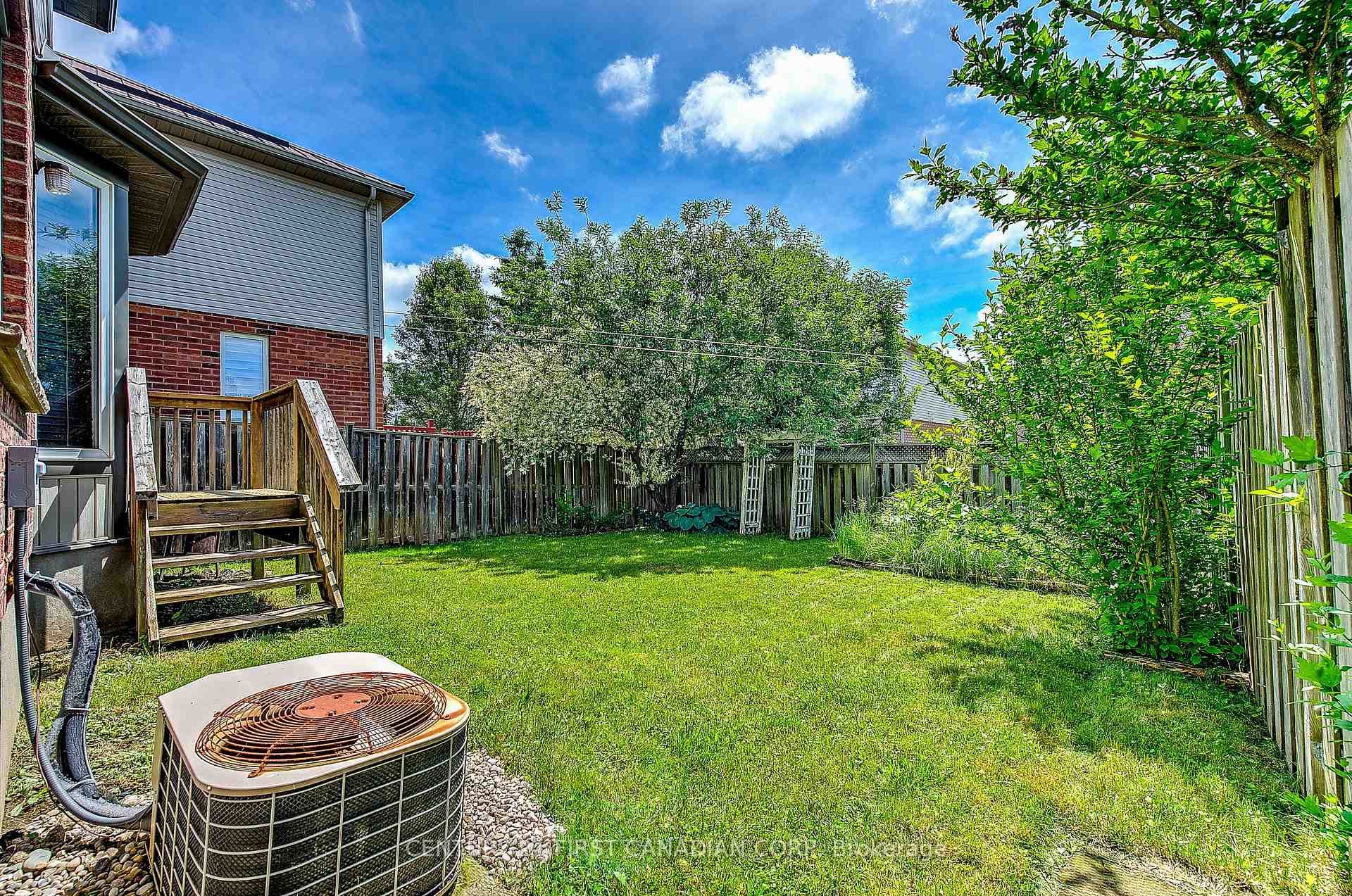 880 BLACKSMITH Street photo 36