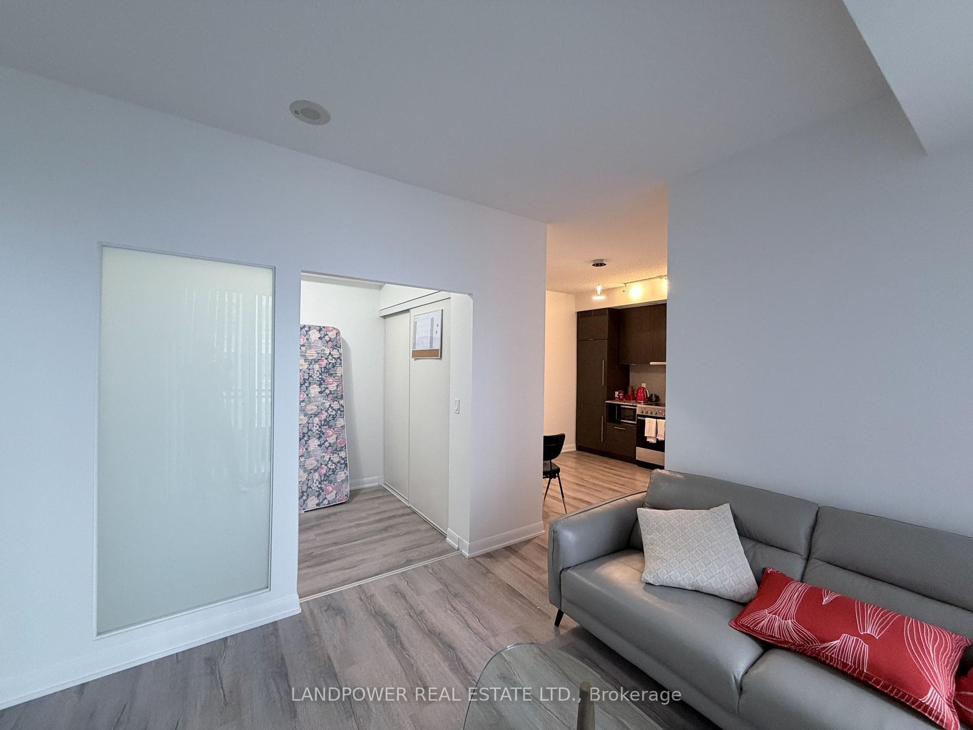 435 Richmond Street Unit 814 photo 7