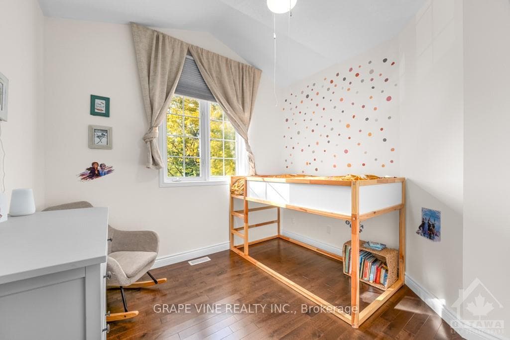 74 TRUMP Avenue photo 23